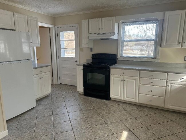 Photo - 970 Long Cres Dr