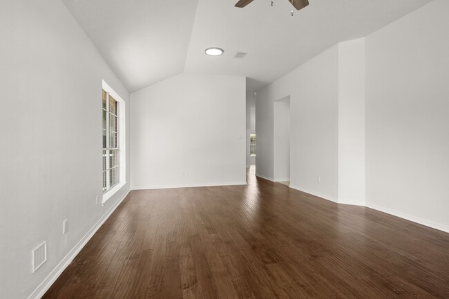 Photo - 16014 Lakestone Dr