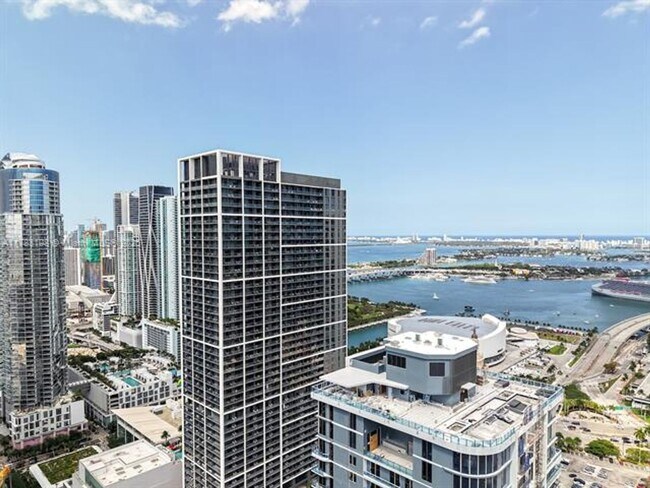 Photo - 601 NE 1st Ave Unit 601 NE 1st Ave 4005