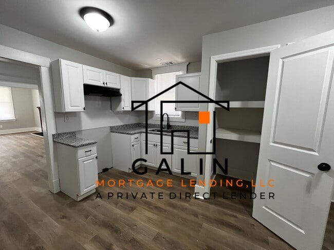 Photo - 410 W 62nd St