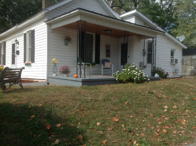 Photo - 422 E Franklin St