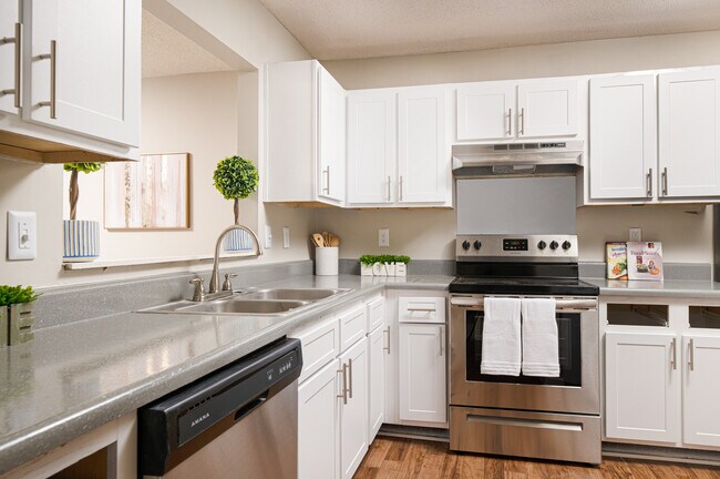 Enjoy cooking in style with sleek stainless steel appliances in your Southwind Apartments kitchen, located in Richland, MS!