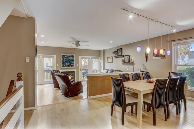 Photo - 909 Winchester Ct