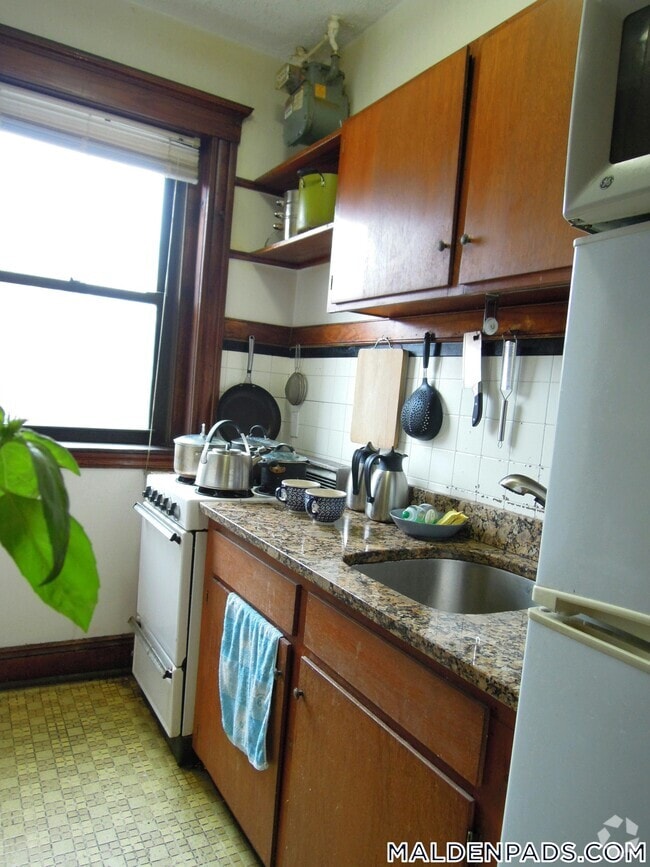 Building Photo - 17-19 Washington St. Rental