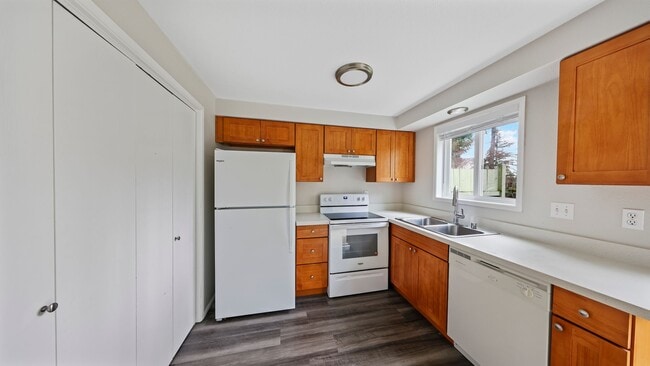 Photo - 1100 SW Harrier Cir Unit #3[21003589]