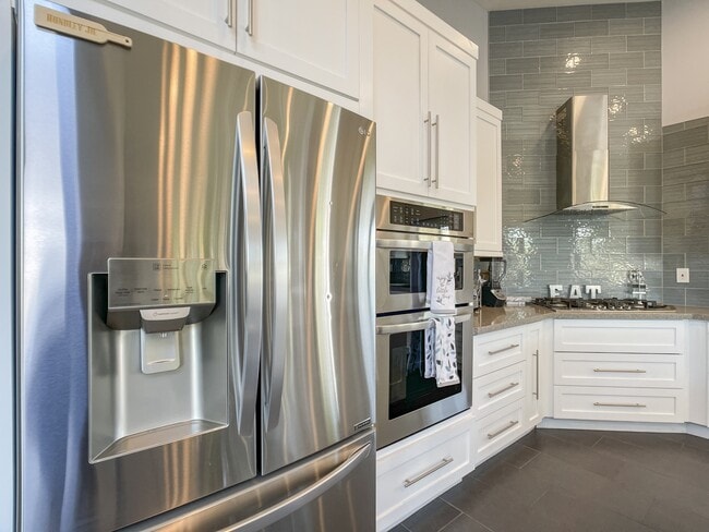 Photo - 1917 E Clarendon Ave