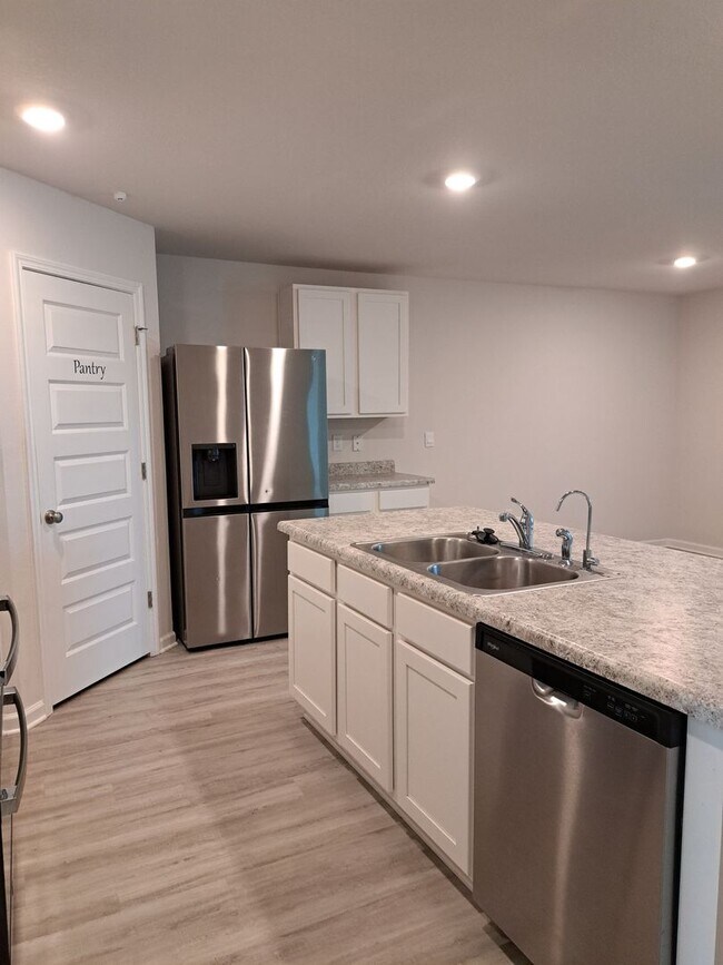 Photo - 6541 Slabinski Ln