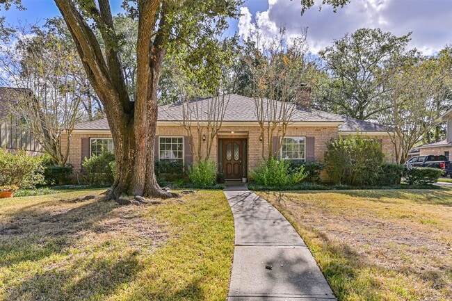 Building Photo - 2005 La Salle Ln