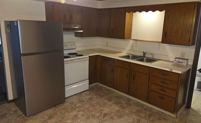 Photo - 1868 E 42nd St