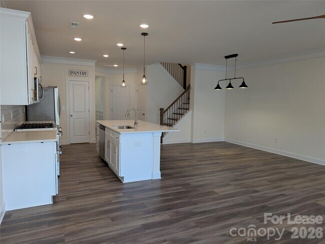 6324 Keeton Ln