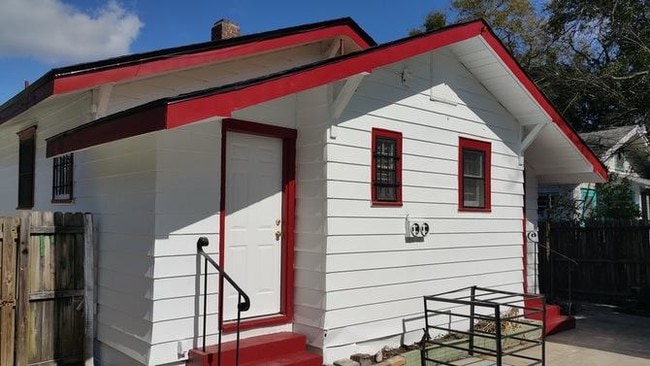 Photo - 118 W 28th St