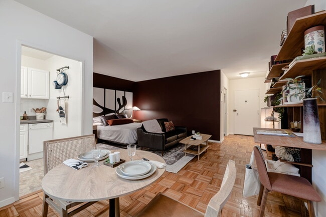 Quebec House Apartments