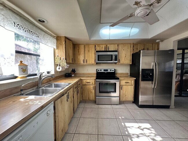 6273 Tall Cypress Cir