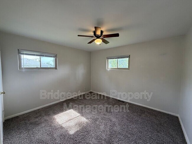 Photo - 408 Towanda Cir