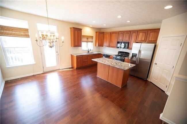 Photo - 108 Village Pl