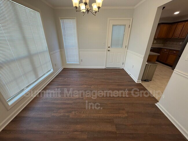 Photo - 1528 St Dunstans Rd