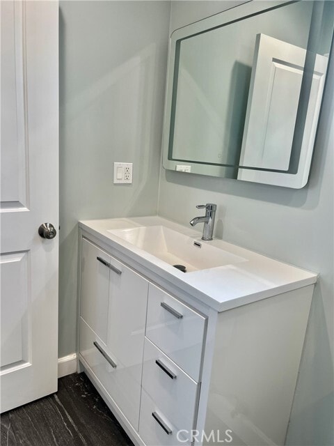 Photo - 11021 Whitegate Ave
