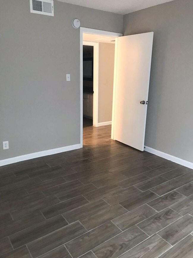 Photo - Renovated 2 Bedroom Condo - Oak Forest West Unit 1604