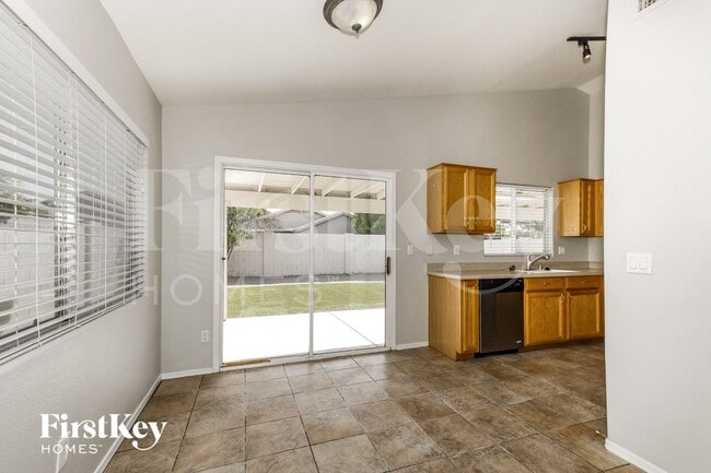 3609 W Tina Ln