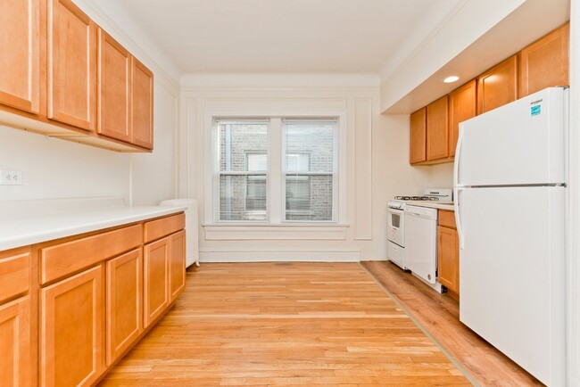 Photo - 735 Hinman Ave Unit 1E