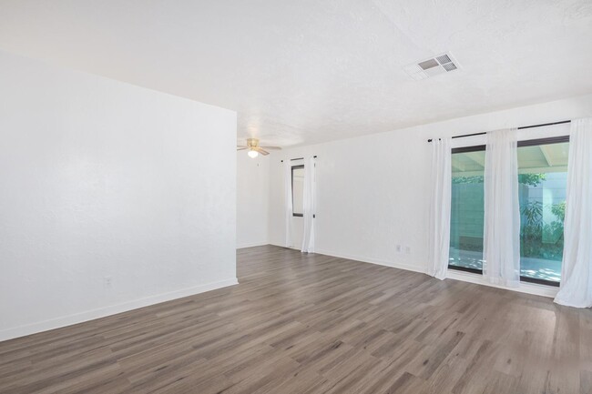 Photo - 4613 N 11th Pl