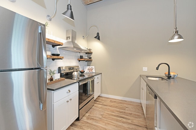 1 BR, 1 BA