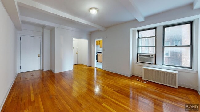 Photo - 301 E 38th St Apartamento Unidad 11D
