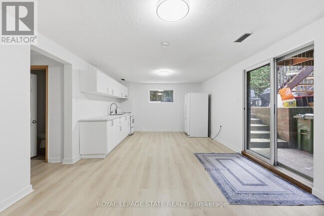 Photo - 79 Adis Ave