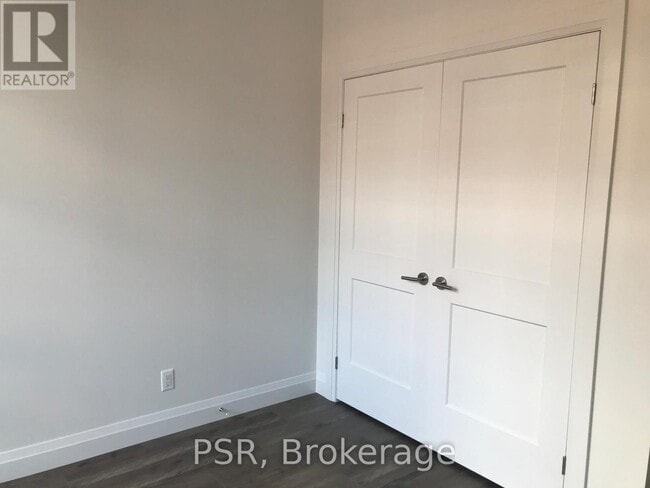 Photo - 399 Queen St S Unit 112