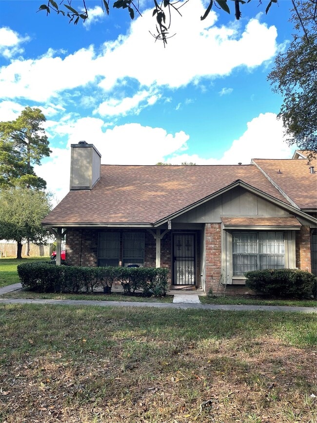 Building Photo - 12335 W Village Dr Unit A