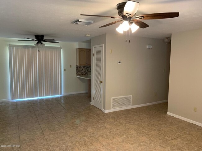 Photo - 530 Allen Dr