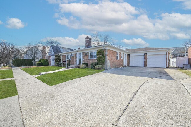 Photo - 515 S 12th St