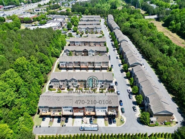 Photo - 4-bedroom, 3.5-bathroom townhome in Suwanee Walk!