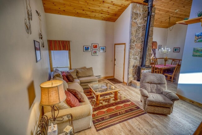 Building Photo - Timbers Condo