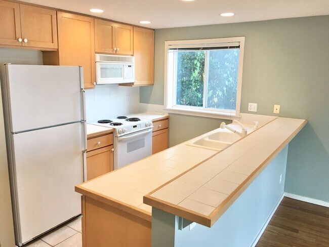 Photo - Gorgeous Queen Anne View Condo Unidad 100