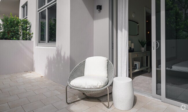 Model - 1BR/1BA, 757 SF - Oversea At Flagler Banyan Square