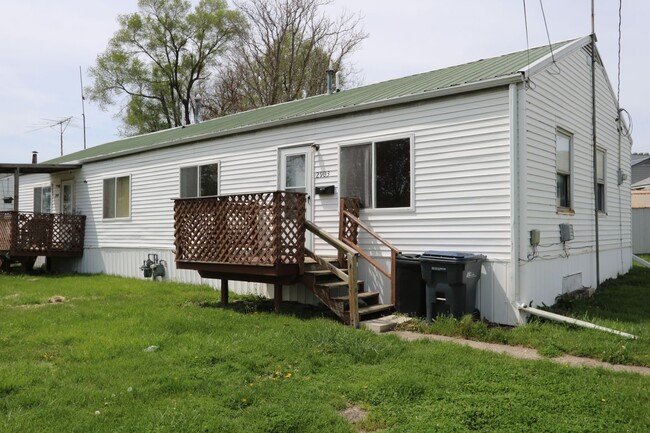 Building Photo - 2905-2905 Flint Hills Dr Unit 2903 Flint Hills Dr Rental