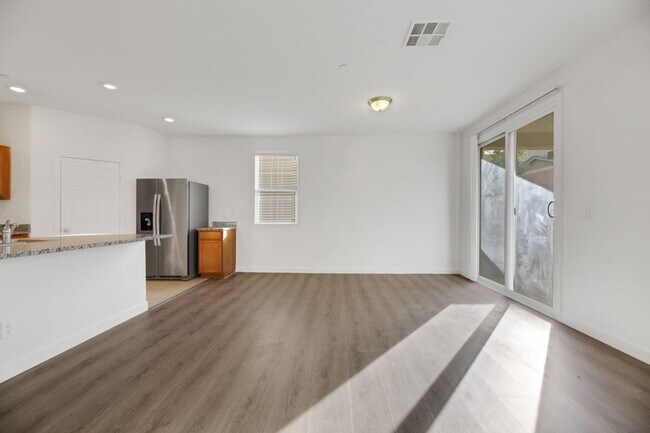Photo - LIKE BRAND NEW INSPIRADA HOME