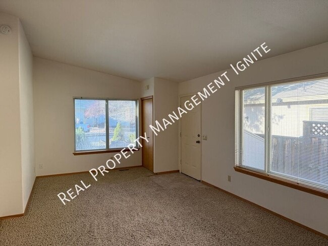 Photo - 1115 NE Hidden Valley Dr