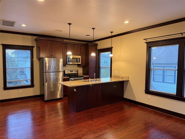 Photo - 334 W 22nd St