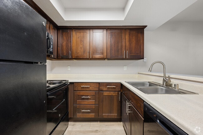 2BR, 2BA - 1,015SF - Kitchen