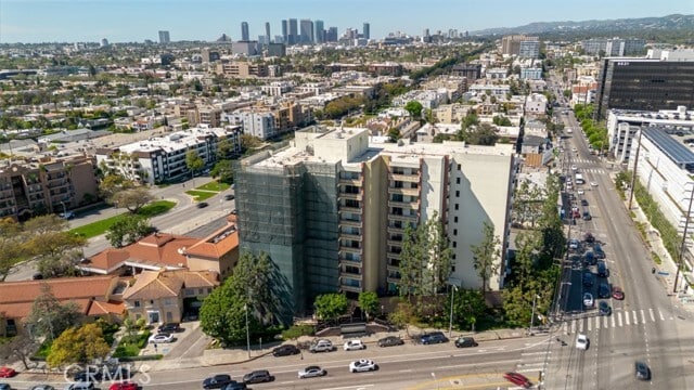 Building Photo - 321 S San Vicente Blvd Unit 505