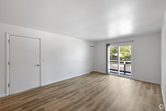 2BR, 1BA - Brookmount Apartments