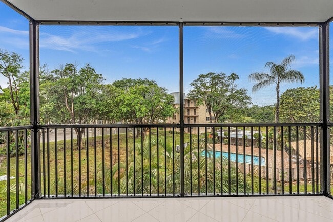 Building Photo - 5961 N Falls Circle Dr Unit 309