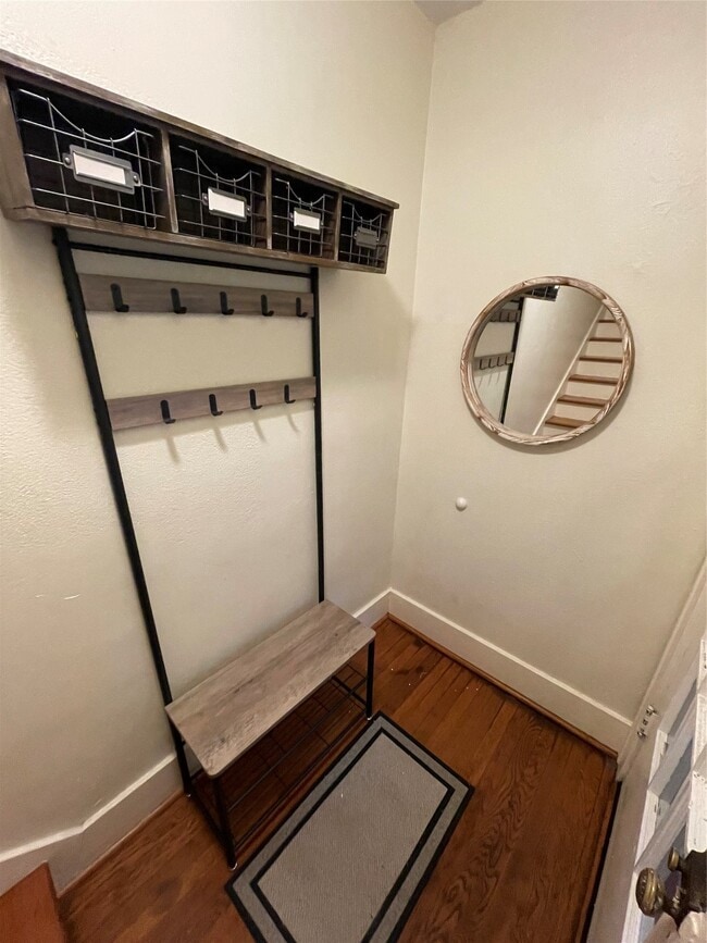 Photo - 1604 Castle Ct