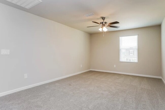 Photo - 620 White Birch Ln