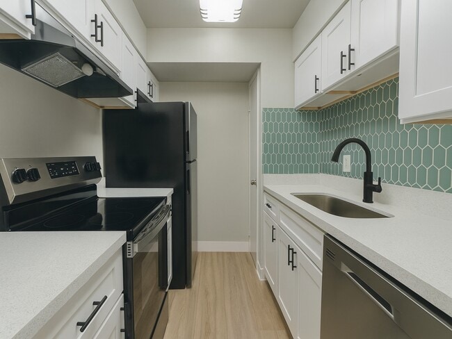 Photo - 6402 Del Monte Dr