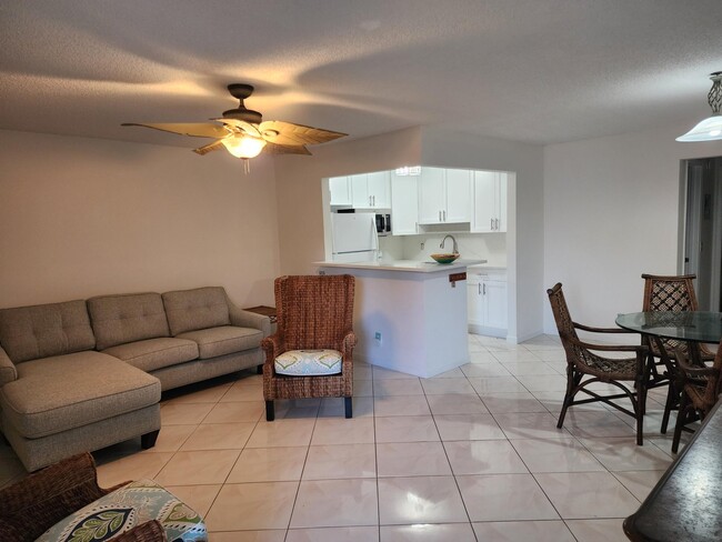 Photo - 1111 Lake Ter Condo