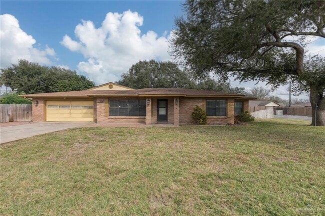 Building Photo - 17 Whitewing Ave