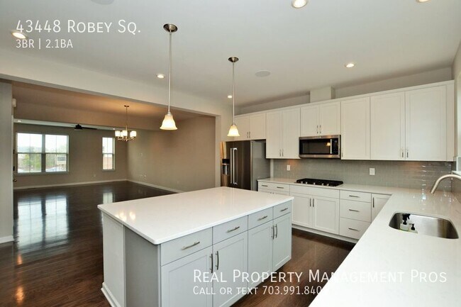 Photo - Coming Soon-Beautifully Updated End Unit F...